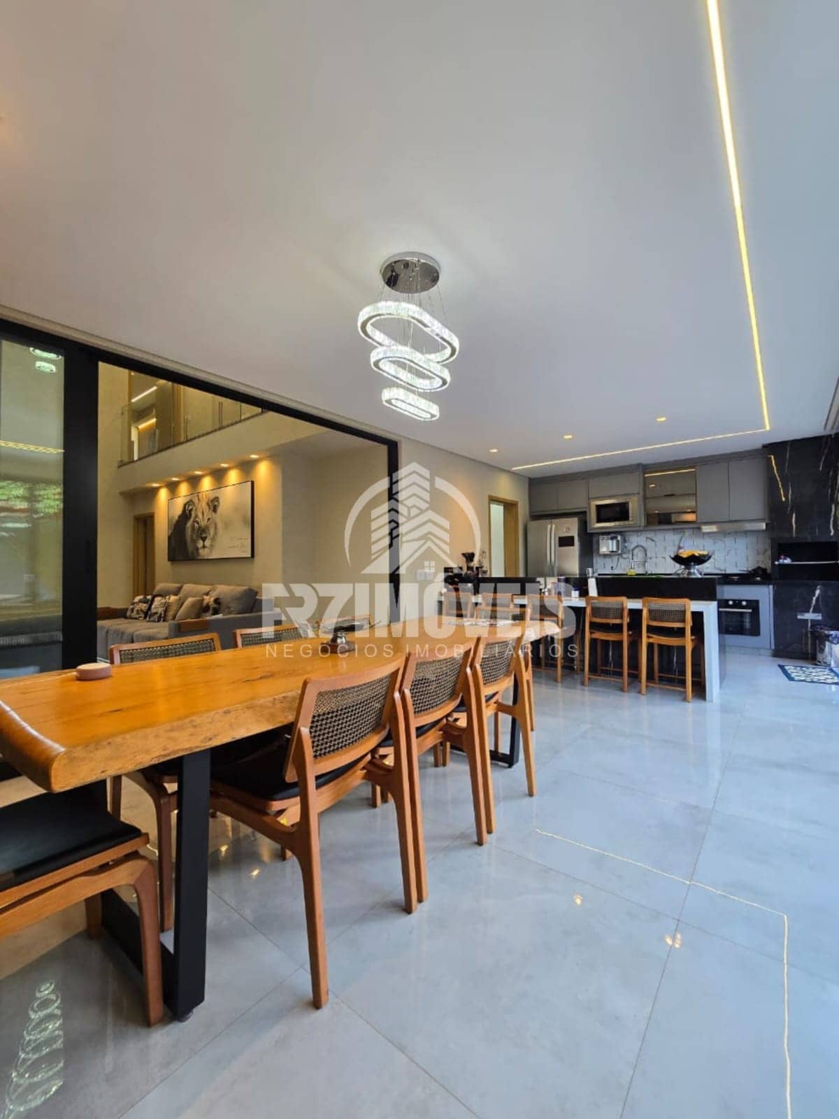 SOBRADO PORTEIRA FECHADA NO CONDOMINIO VILLAGIO TOSCANA - GOIÂNIA/GO