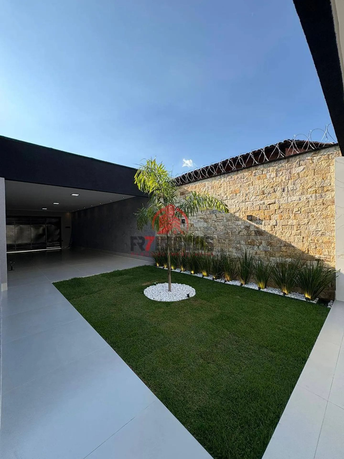 CASA COM AUTOMAÇÃO NO JARDIM CURITIBA I–GOIÂNIA/GO