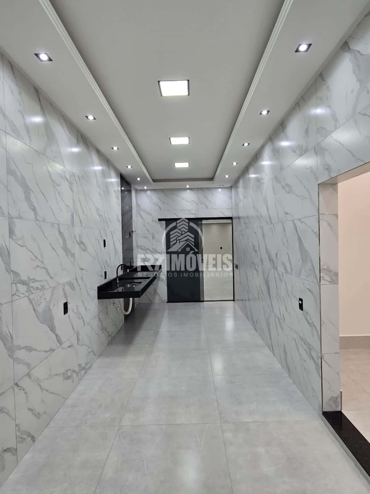 CASA COM PAISAGISMO NO SETOR ITATIAIA - GOIÂNIA/GO